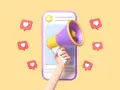 Mano con megafono su smartphone, circondata da cuori, per comunicare il blastare significato di un successo virale.