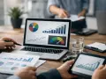 Analisi di mercato con grafici e dashboard. Monitoraggio dei kpi marketing per la crescita aziendale.