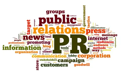 La nuvola di parole illustra il significato di PR, con termini come "pubbliche relazioni", "comunicazione", "campagna", "messaggio", "internet", "audience" e "clienti".