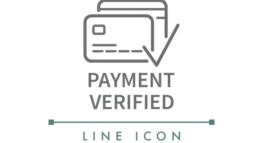 Icona pagamento con carte di credito e segno di spunta, indica transazione verificata.