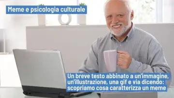 Un uomo sorride con una tazza, diventato meme. Il testo parla di cosa sono diventato meme e psicologia culturale.